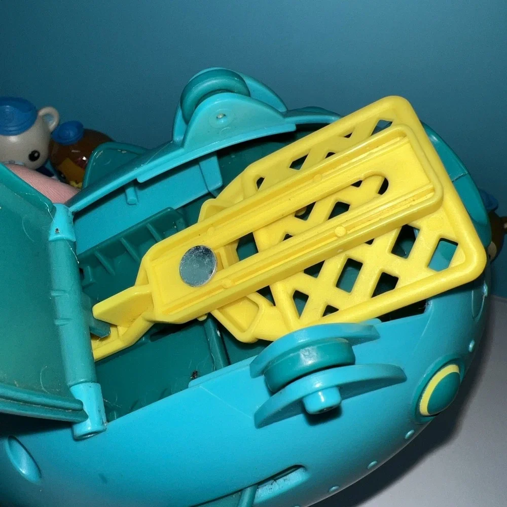Octonauts Gup A Deluxe Vehicle figures Captain Barnacles Tweak Barrot Dashi